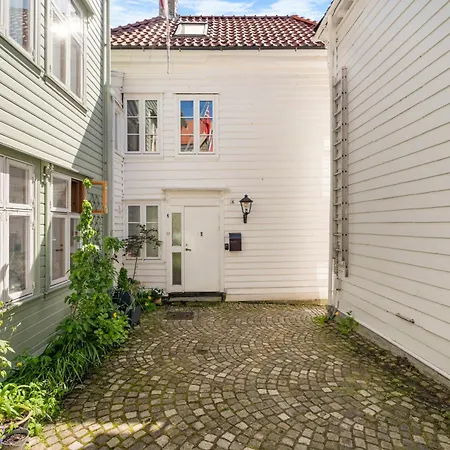 Gem Straight Out Of History - Built In 1750 *