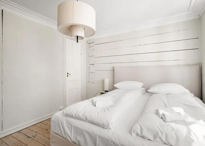 Gem Straight Out Of History - Built In 1750 * 베르겐