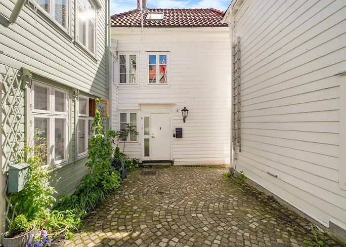 Gem Straight Out Of History - Built In 1750 *