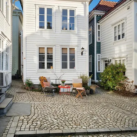 Semesterbostad Gem Straight Out Of History - Built In 1750